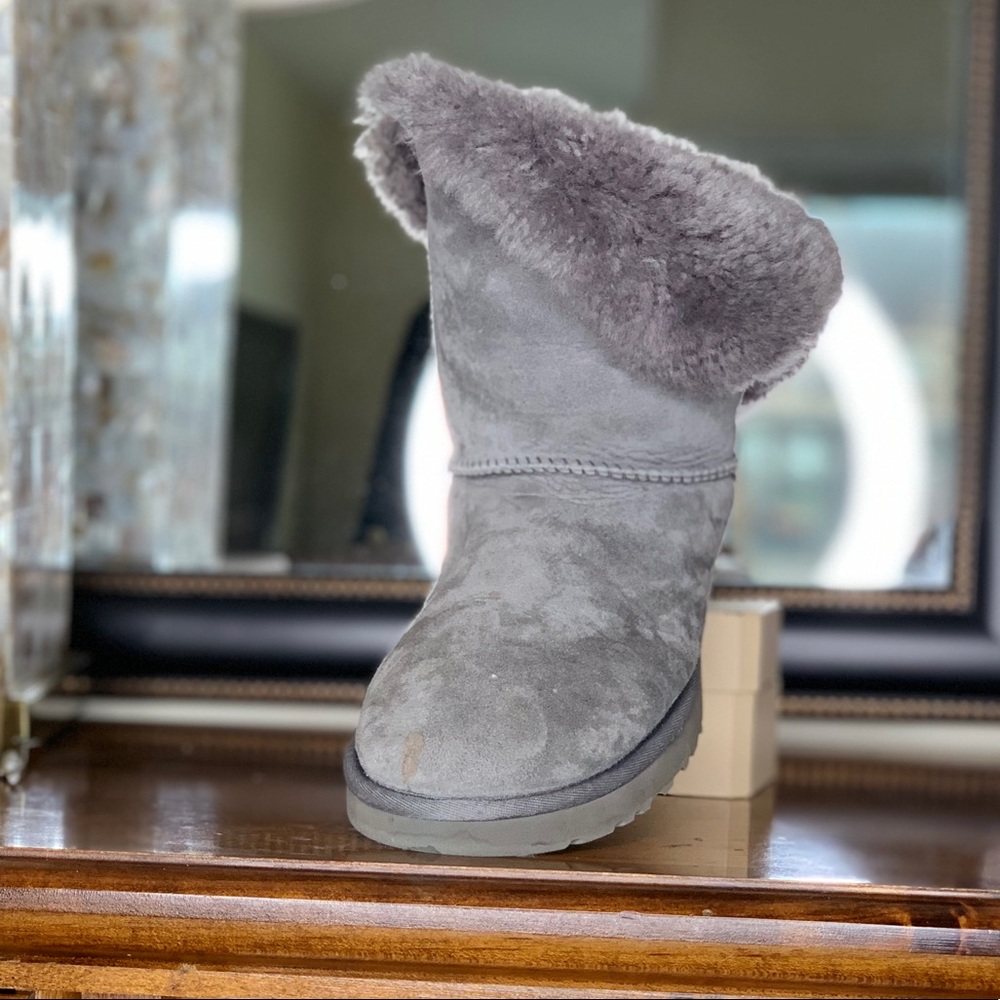 Grey uggs - Picture 2 of 2